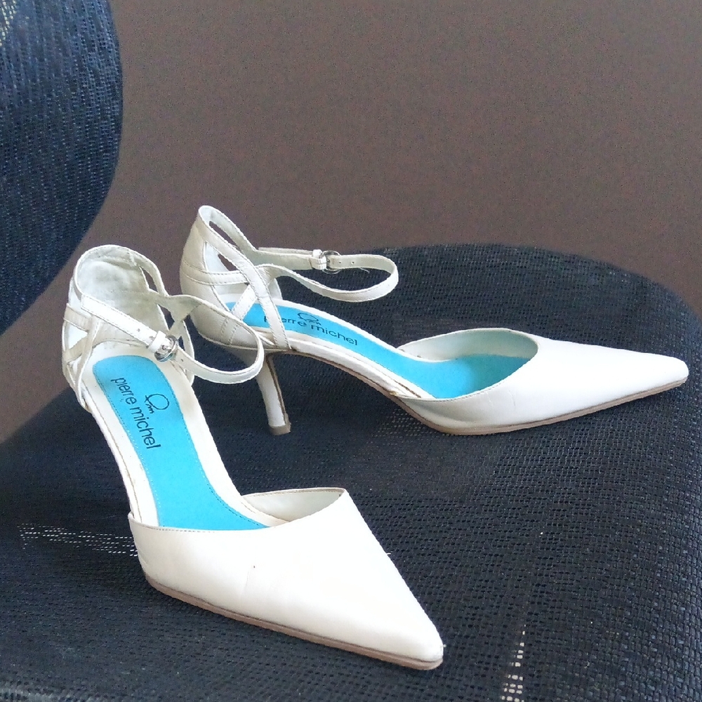[6.5B] Pearl White Heels Great For Wedding and Office